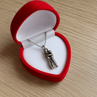 Collar Abrazo Eterno + Estuche de Regalo